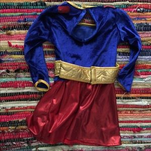 Size 3-4 Super girl costume no cape